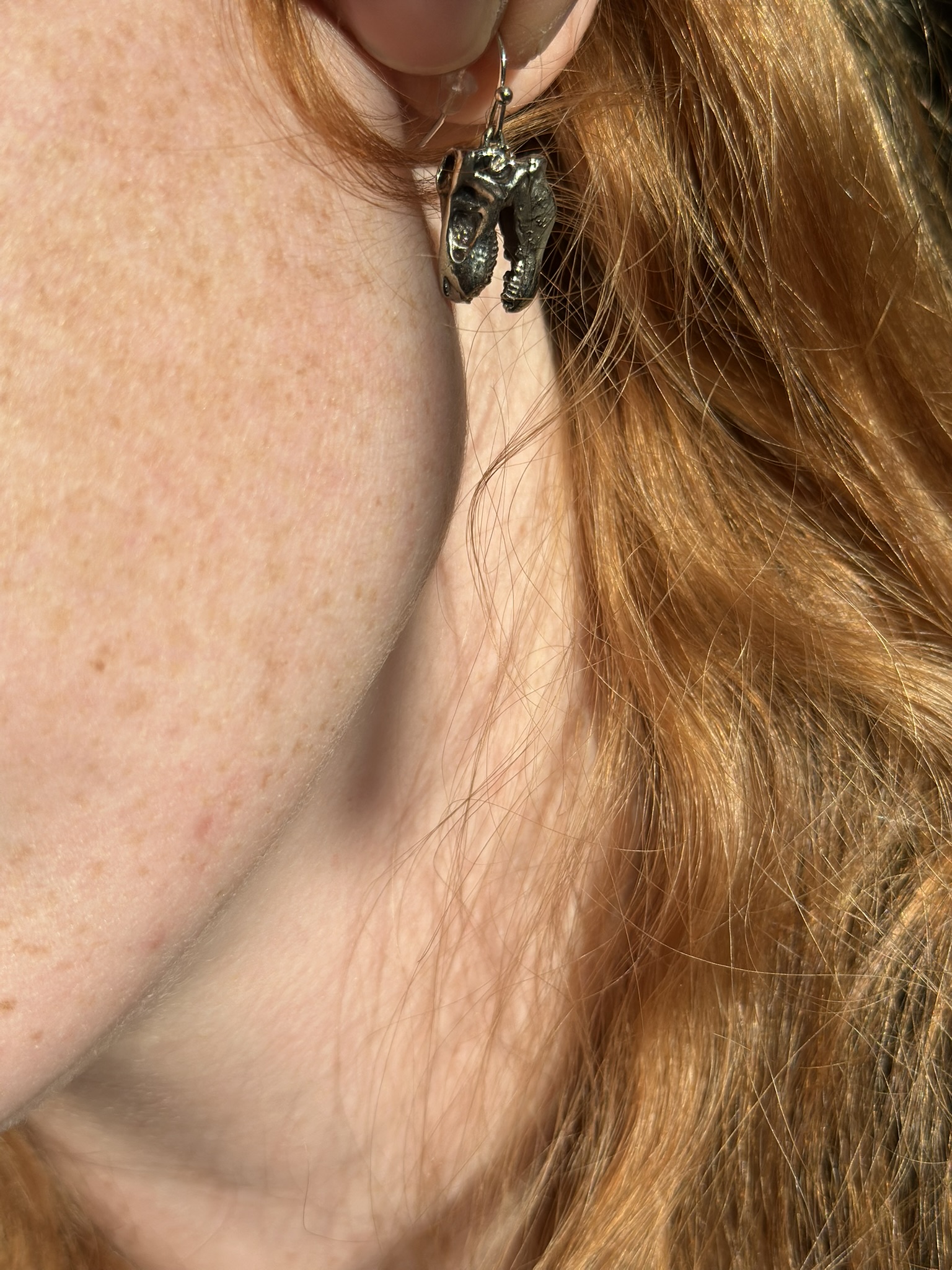 Tyrannosaurus rex Earrings (Angle 3)